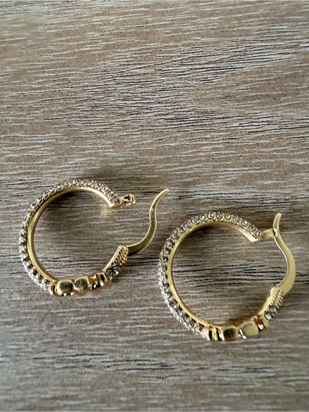 New Tory Burch Crystal Logo Hoop Earrings Gold Tone Pavé Double T - Picture 6 of 8